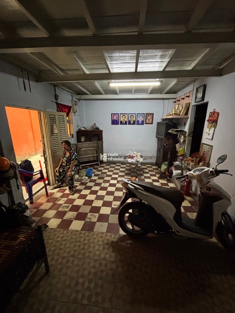 CHÍNH CHỦ BÁN NHÀ 2 TẦNG CÁCH 1 CĂN RA MẶT TIỀN LÊ HỒNG PHONG