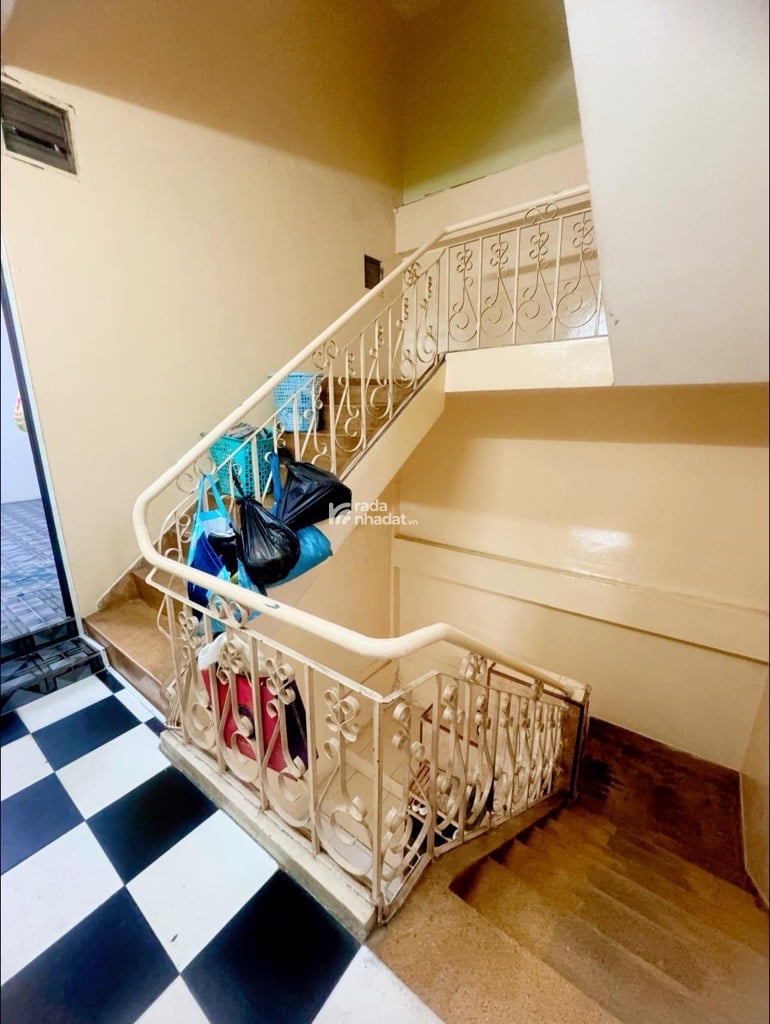 NHÀ BÁN MT LÒ GỐM-NGAY HẬU GIANG-100m2-4 TẦNG HC ĐỦ-KHÔNG LỘ GIỚI-GIÁ CÒN TL