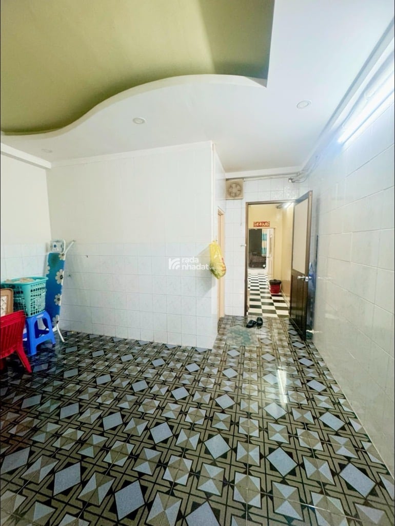 NHÀ BÁN MT LÒ GỐM-NGAY HẬU GIANG-100m2-4 TẦNG HC ĐỦ-KHÔNG LỘ GIỚI-GIÁ CÒN TL