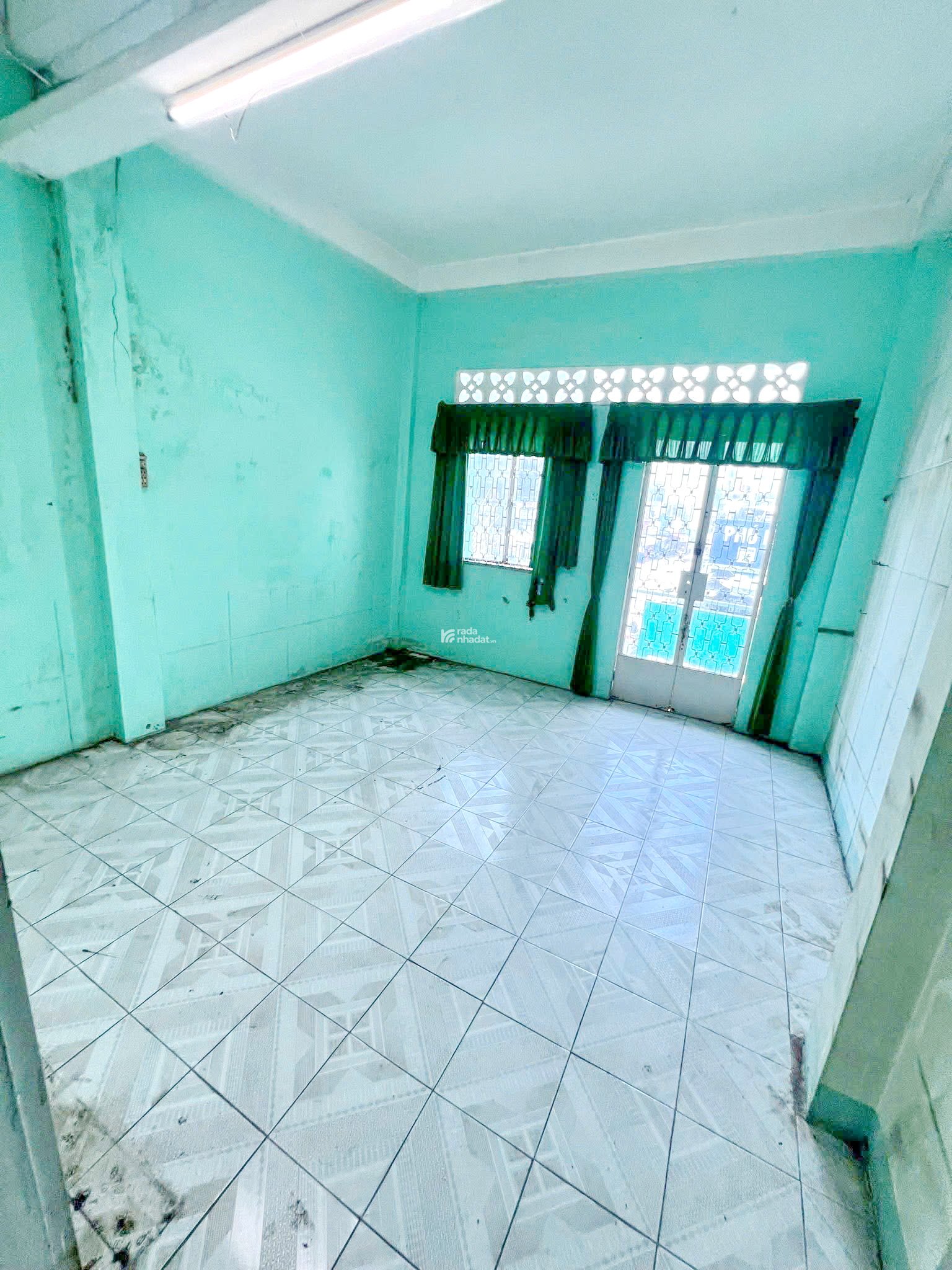 Bán nhà 2 lầu mặt tiền KD đường Nguyễn Biểu Phường 1 Quận 5