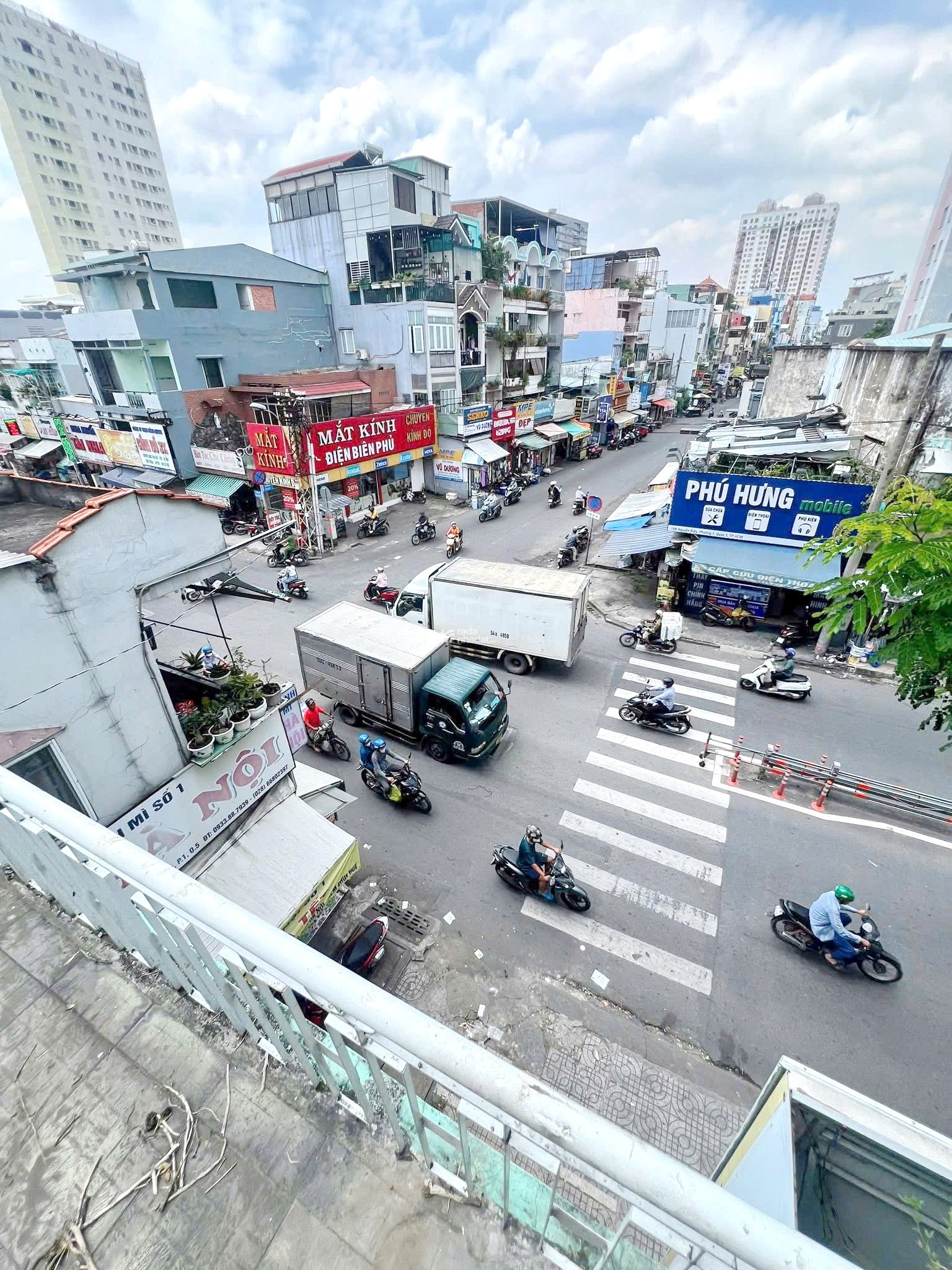 Bán nhà 2 lầu mặt tiền KD đường Nguyễn Biểu Phường 1 Quận 5