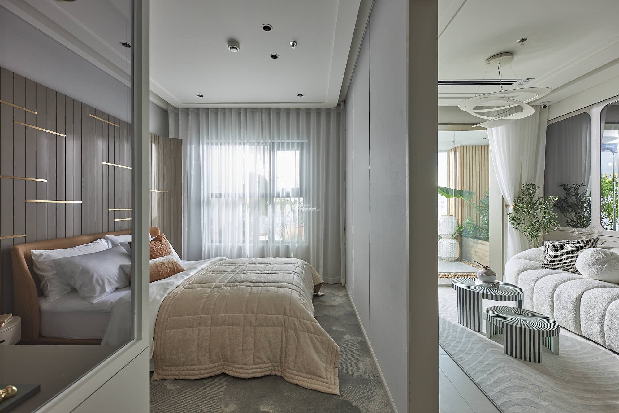 THE GIÓ ĐÔNG 2. BIỂU TƯỢNG SỐNG ĐẲNG CẤP BÊN SÔNG