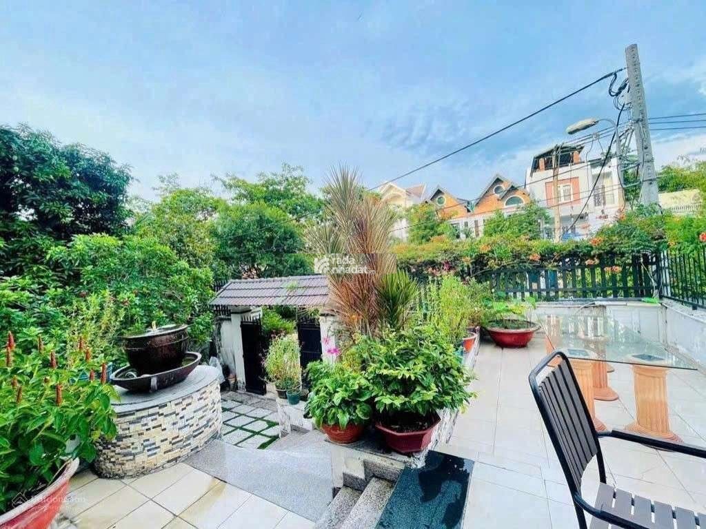 SIÊU BIỆT THỰ BÊN SÔNG.DT 260M2,HẦM 3LAU, 6PN 6WC, HẦM RƯỢU, P.KARAOKE,ĐỦ TIỆN NGHI