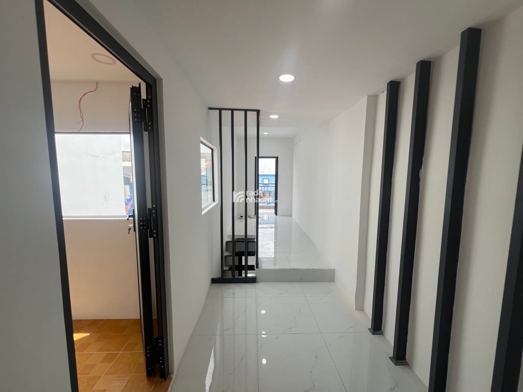 BÁN NHÀ F.15, Q.8 NHỈNH 2 TỶ. SHR, NHÀ MỚI 3T, 4PN, 3WC.
