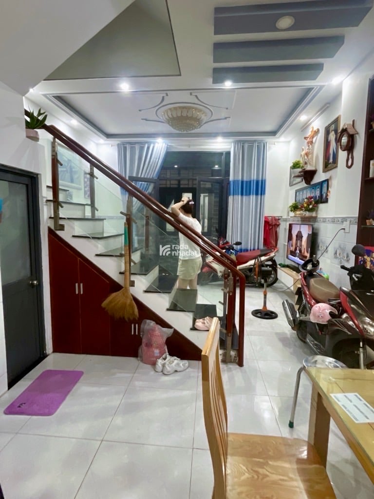 NHÀ 4 TẦNG BTCT - LÊ THÚC HOẠCH - VƯỜN LÀI - NGANG 4.65X8 - DTCN 38M2 - 4 PN - 3 WC 