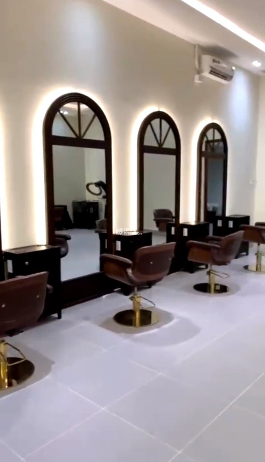 BÁN NHÀ MẶT TIỀN KINH DOANH, KHU VỰC SẦM UẤT NHẤT LINH XUÂN, THỦ ĐỨC.