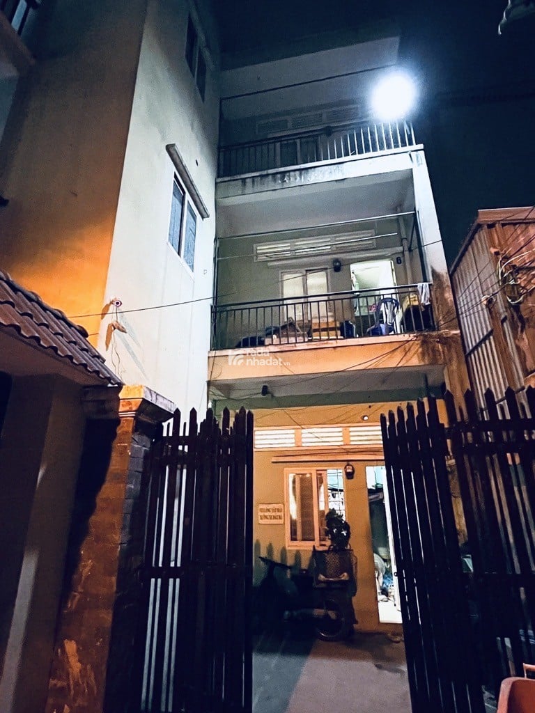 BÁN NHÀ HẺM XE HƠI 3 TẦNG GẦN NÚT GIAO GÒ DƯA DÒNG TIỀN KHỦNG 8X15 CHỈ 9,5 TỶ.