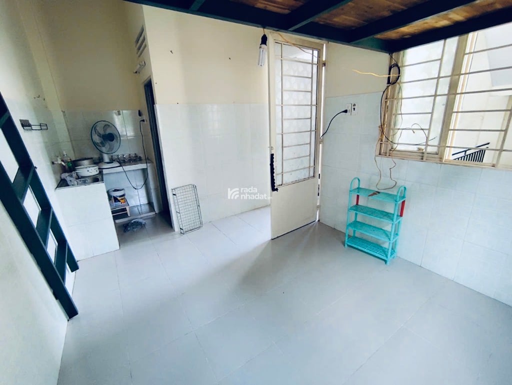 BÁN NHÀ HẺM XE HƠI 3 TẦNG GẦN NÚT GIAO GÒ DƯA DÒNG TIỀN KHỦNG 8X15 CHỈ 9,5 TỶ.