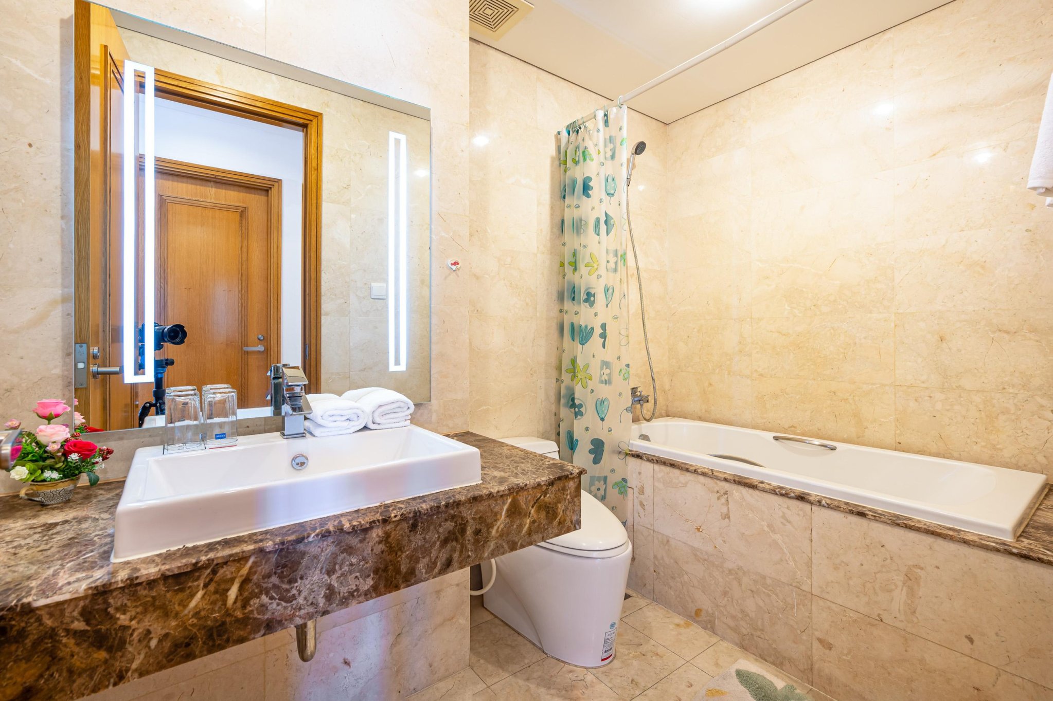Bán Gấp Căn Hộ Cao Cấp 107 Trương Định, Quận 3 - 78m2 (2PN - 2WC) - Sổ Hồng Riêng - 8,1 Tỷ