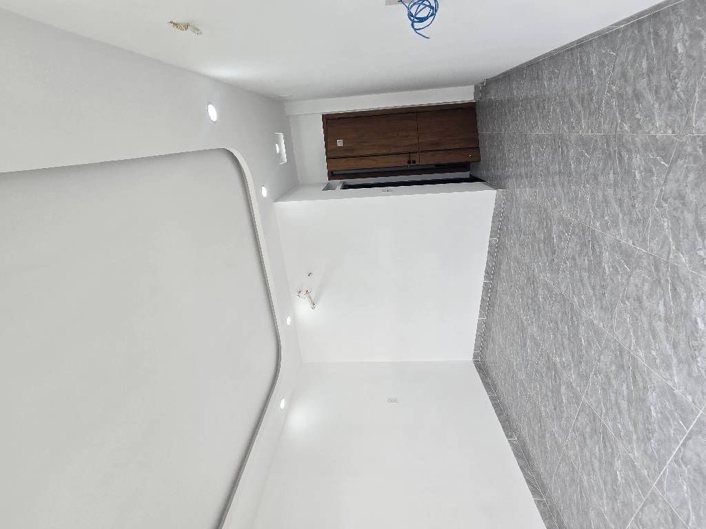 Nhà Bình Tân, 1trệt 3lầu, 5 phòng ngủ, hẻm 8m, mới đẹp ở liền - Nhà gần Lê Thúc Hoạch, chợ Tân Hươn