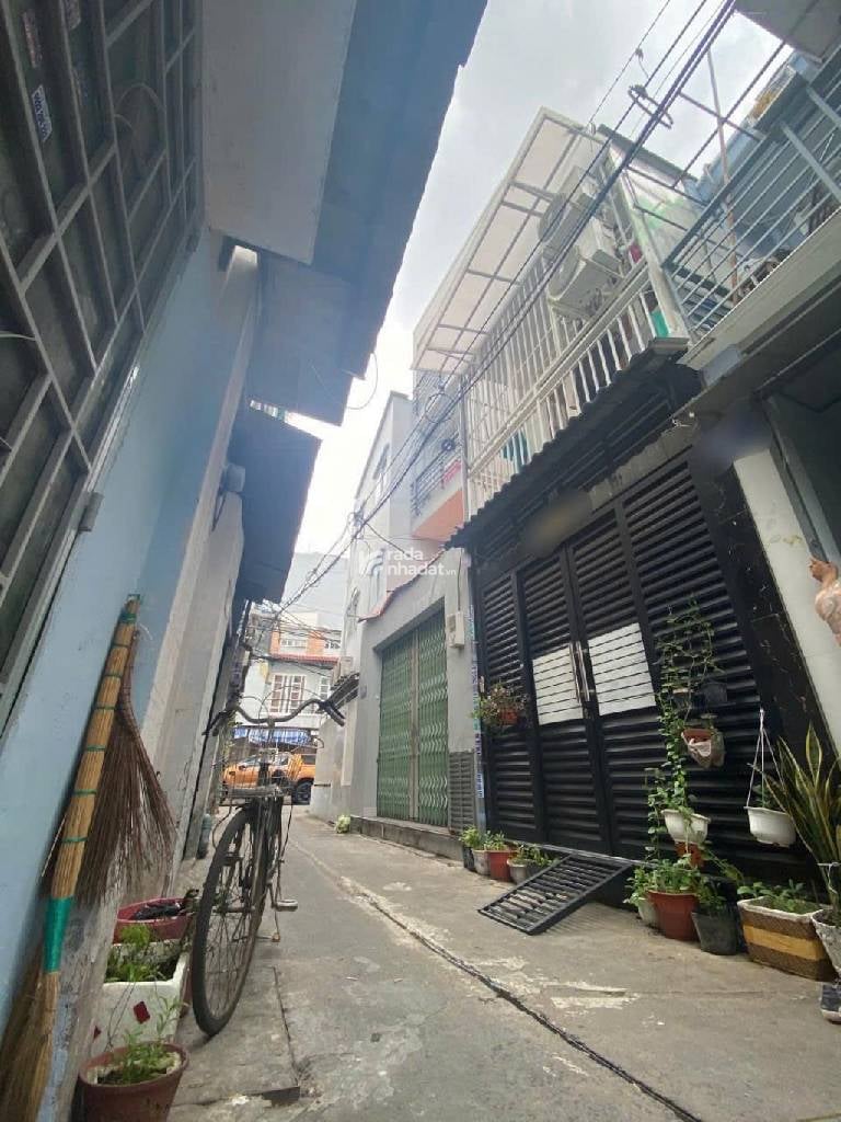 NGAY CHỢ VẢI, HẺM XE HƠI NGUYỄN SƠN, TÂN PHÚ, 30M2 NGANG HIẾM CÓ. GIẢM 550TR CHỈ 3.85T TL TỐT