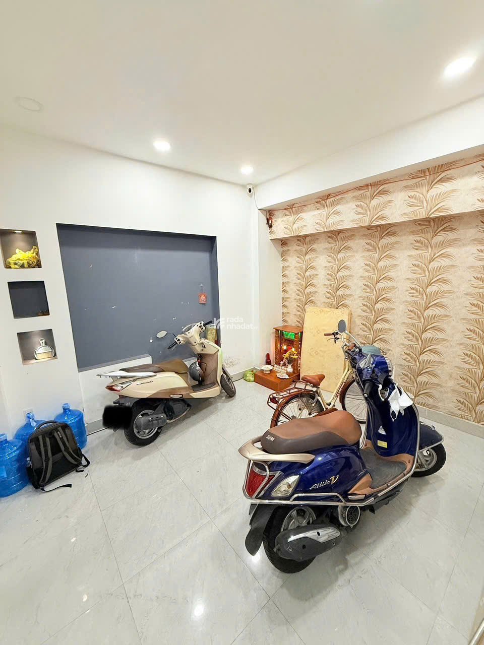  BÁN NHÀ HUỲNH VĂN BÁNH 8 PHÒNG CHDV  DOANH THU 40TR/THÁNG GIÁ BÁN 7.5 TỶ 