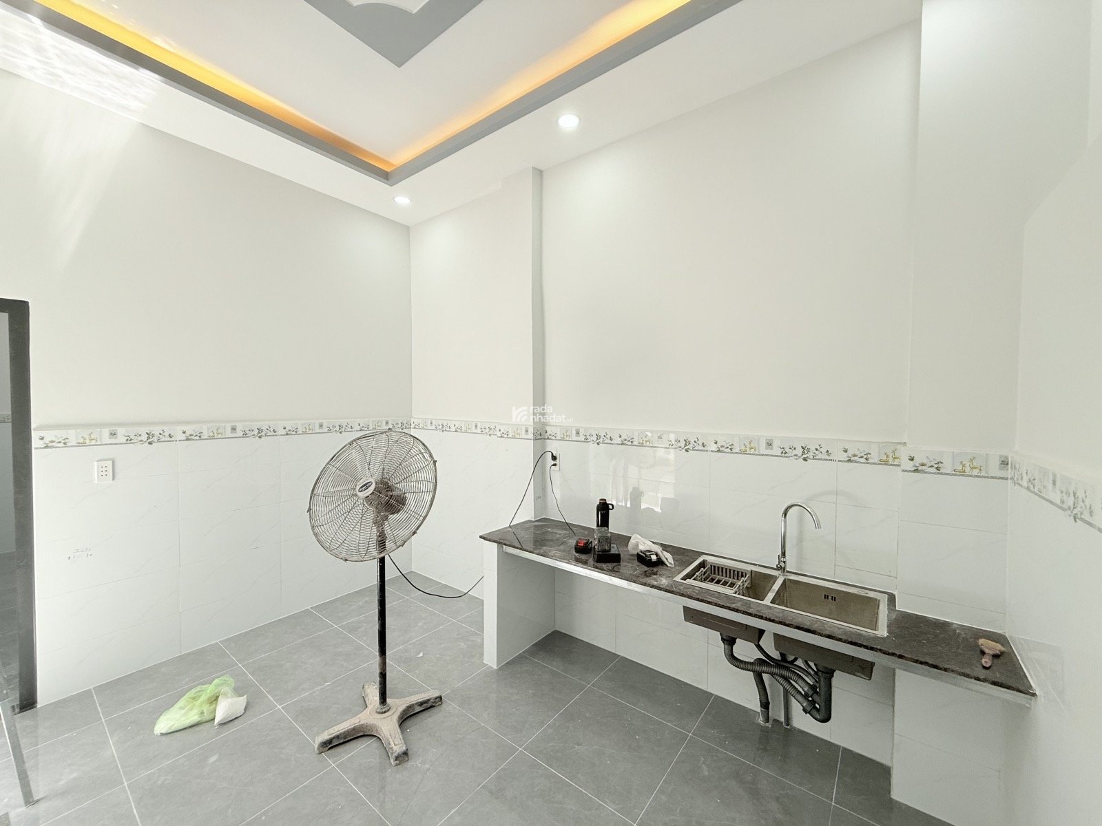 Bán nhà HXH, 60m2, đường ÂU CƠ, Tân Phú, 4 phòng ngủ, giá 4.8 tỷ còn thương lượng.