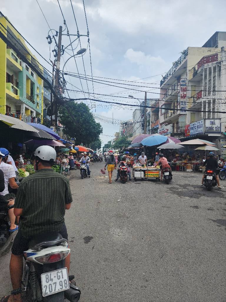 MẶT TIỀN SỐ 5- MẶT TIỀN CHỢ -NGANG 6M ĐẸP- 3 TẦNG BTCT - BAO LỘ GIỚI- KHU KINH DOANH SẦM UẤT