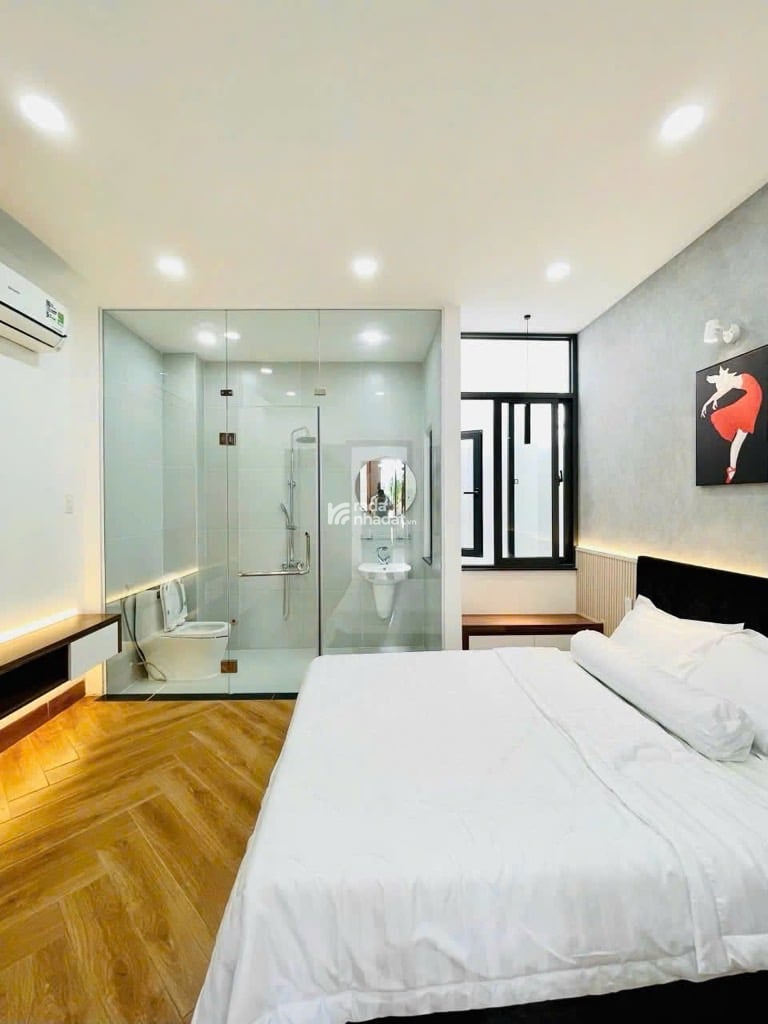 NGAY CÔNG VIÊN LÀNG HOA GÒ VẤP - ÔTÔ NGỦ SÂN - 5 TẦNG - 50M2 - 7.5 TỶ CÒN BỚT