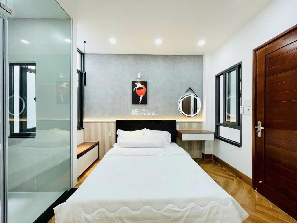 NGAY CÔNG VIÊN LÀNG HOA GÒ VẤP - ÔTÔ NGỦ SÂN - 5 TẦNG - 50M2 - 7.5 TỶ CÒN BỚT