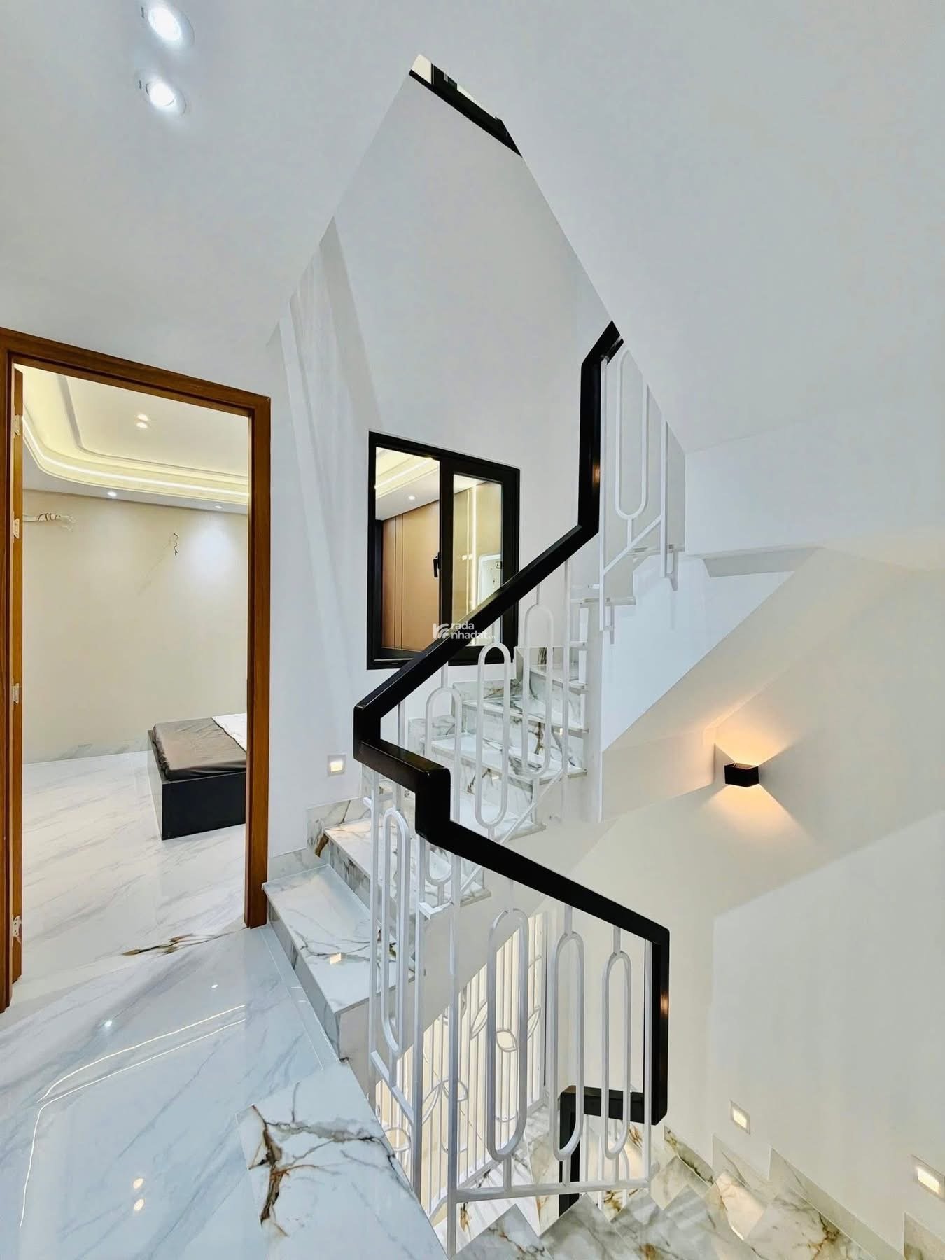 Nhà đẹp bán gấp Hoàng Hoa Thám P6 Bình Thạnh ,3Tỷ 720 , 39m2 , 3PN sổ hồng riêng - hoàn công đầy đủ