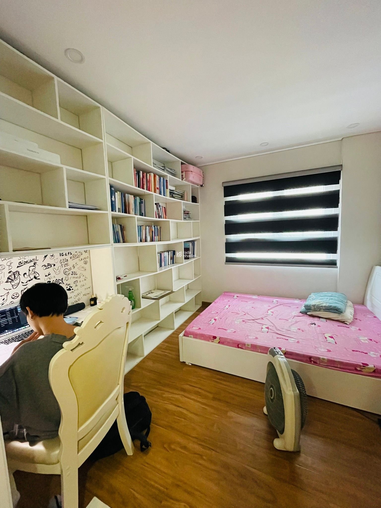 Chính chủ cần cho thuê căn hộ 3PN nội thất cơ bản có lốt xe ôtô giá 19 triệu/tháng. Call 0967 175 ***