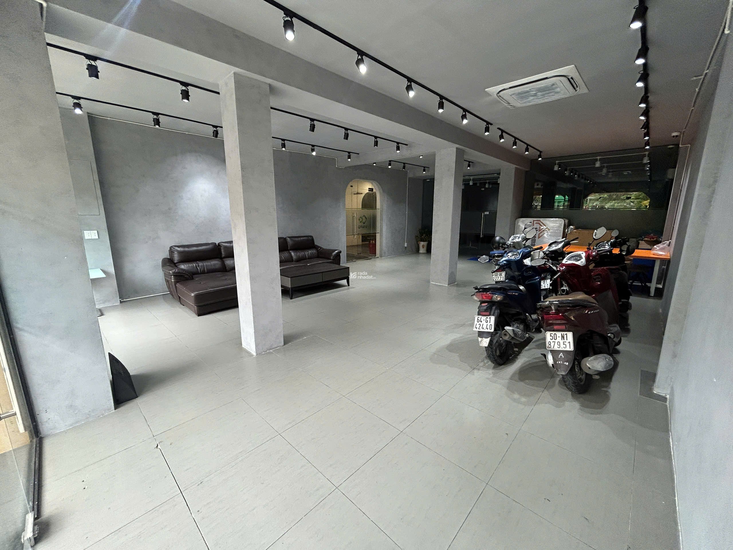 ĐỘC CHIẾM VỊ THẾ VÀNG: 170m2 Mặt tiền CMT8, Tân Bình, Lựa chọn của Thương hiệu dẫn đầu