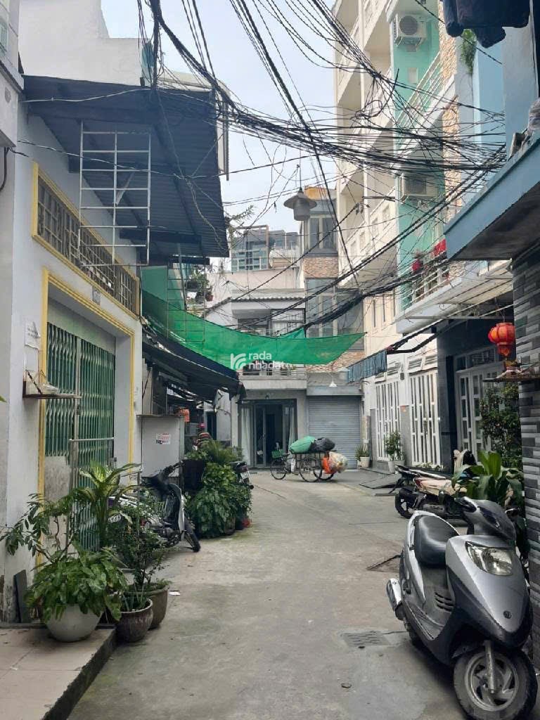 Bán nhà Trần Xuân Soạn ngang 5.2m dài 11m nhà 2 tầng 4 phòng ngủ chỉ 6 tỷ nhỉnh