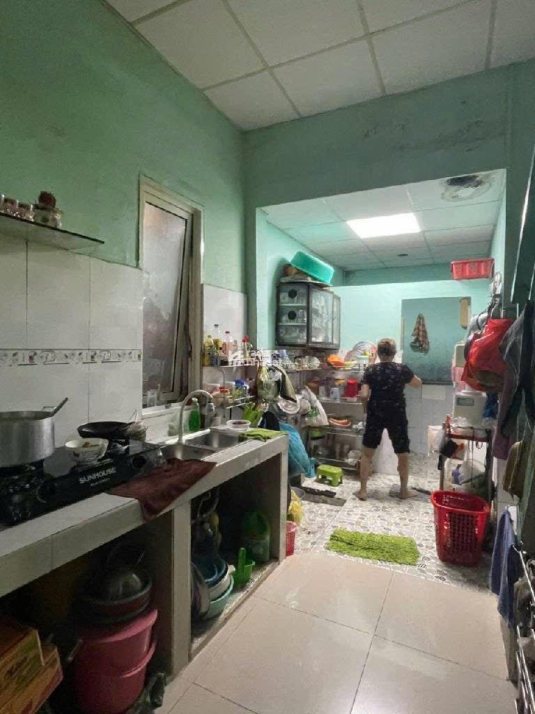 Bán nhà Trần Xuân Soạn ngang 5.2m dài 11m nhà 2 tầng 4 phòng ngủ chỉ 6 tỷ nhỉnh