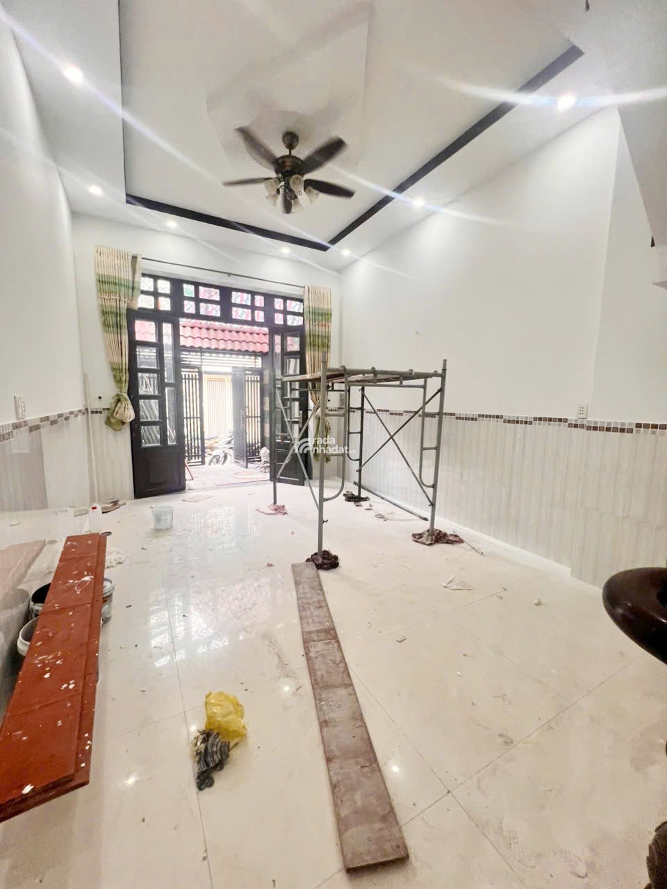 CẦN BÁN NHÀ 3 TẦNG , 4X16M , 1 SẸC ĐƯỜNG LÊ VĂN QUỚI 