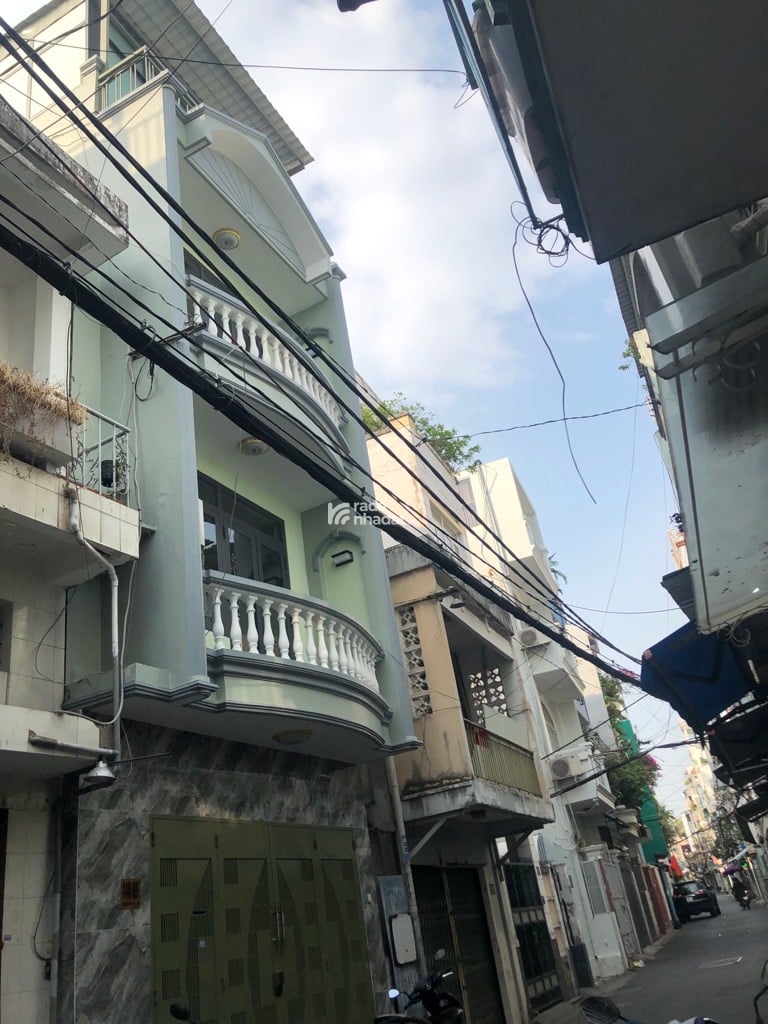 HẺM XE TẢI THÔNG QUA GẦN PHAN ĐĂNG LƯU - PHAN XÍCH LONG - NHÀ 4 TẦNG - 45M2 - 5PN - GẦN SÂN BAY