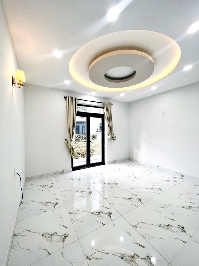 ờng nhựa 7m, vị trí đẹp, gần bệnh viện Bình Tân, trường tiểu học Phù Đổng, di chuyển 15 phút tới Si