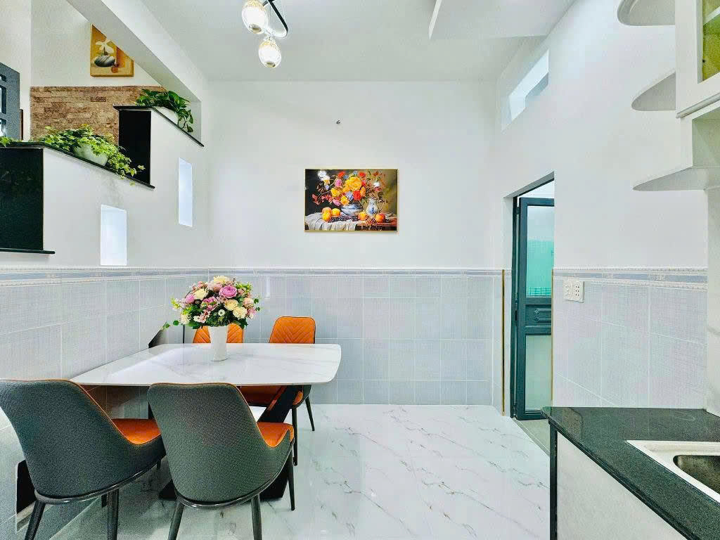 Chính chủ gửi bán nhà HXH đường số 11, Thủ Đức, 44m2, SHR, full nội thất, giá chỉ 2 tỷ 950 TL