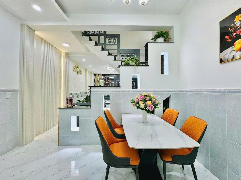 Chính chủ gửi bán nhà HXH đường số 11, Thủ Đức, 44m2, SHR, full nội thất, giá chỉ 2 tỷ 950 TL