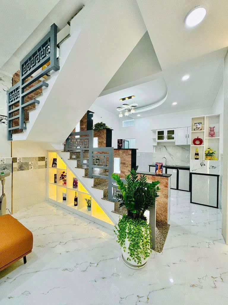 Chính chủ gửi bán nhà HXH đường số 11, Thủ Đức, 44m2, SHR, full nội thất, giá chỉ 2 tỷ 950 TL