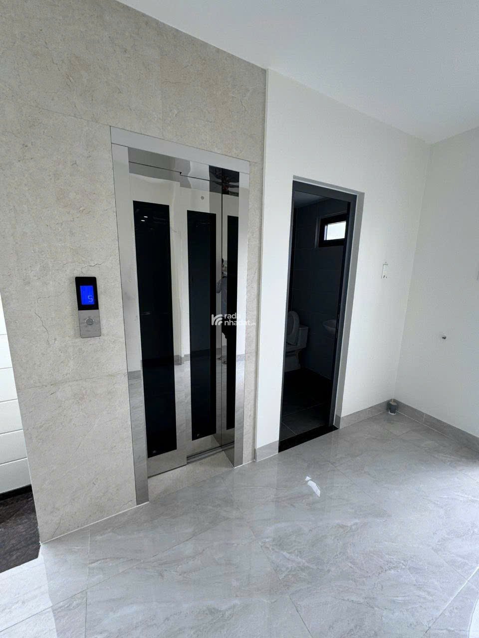 Nhà 2 MT Chợ Lớn P11 Q6 (4x18) hầm lửng 5 tầng. Giá 19,5 tỷ 