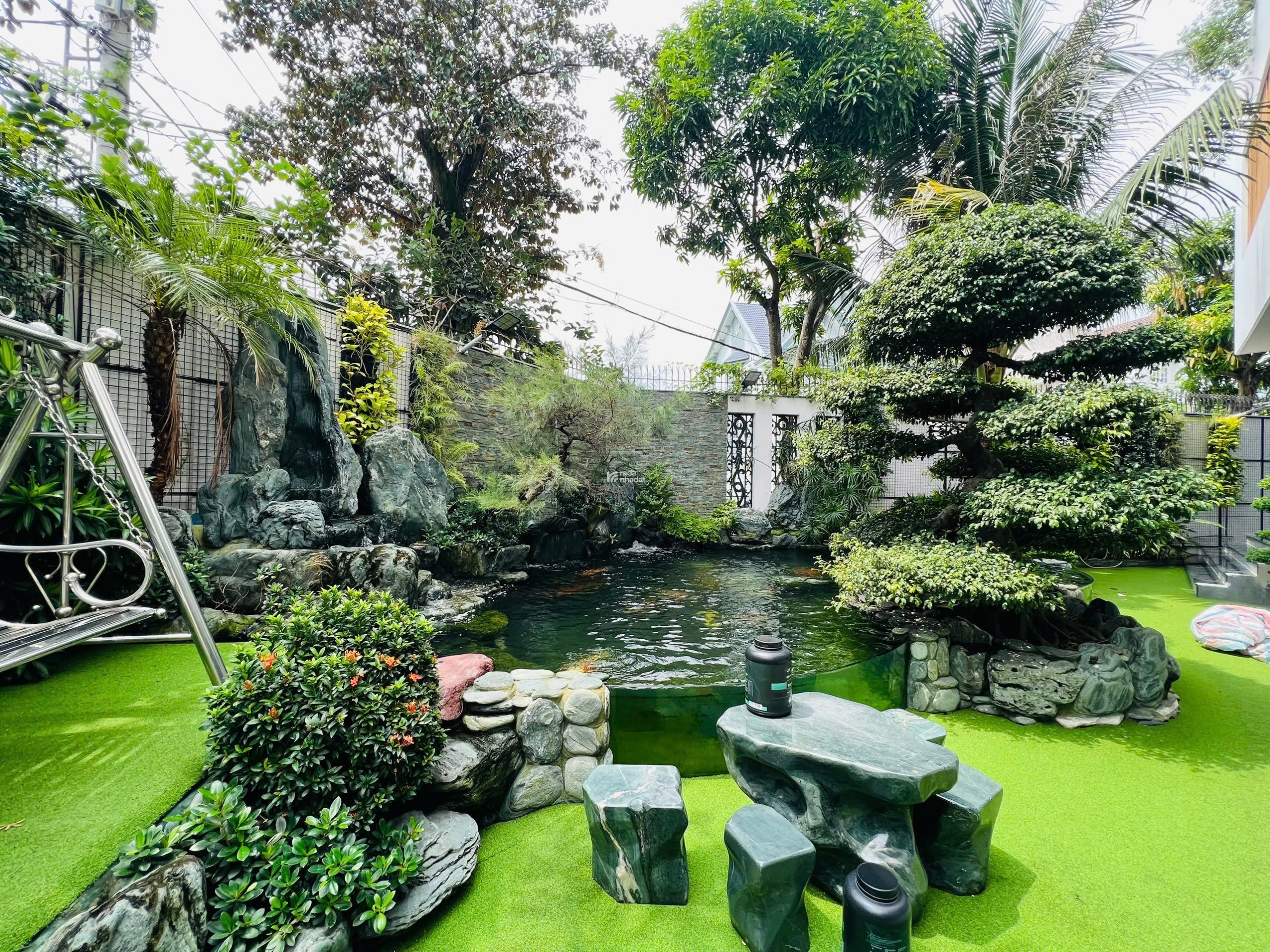 BÁN BIỆT THỰ HIỆN ĐẠI GÓC 2 MẶT TIỀN -  KHU BIỆT THỰ THẠNH XUÂN -  CÓ PHÒNG GYM, HẦM RƯỢU, HẦM XE