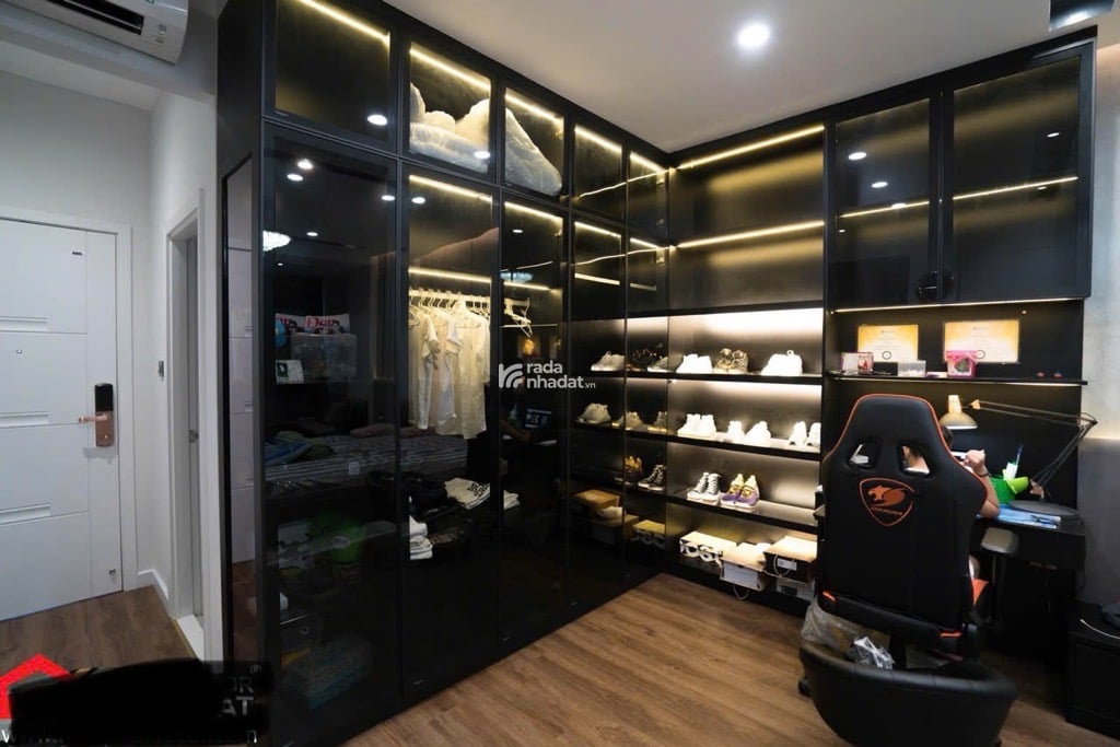 BÁN NHÀ PHƯỜNG 3 TÂN BÌNH GÓC 2 MẶT TIỀN 5 TẦNG 12.4 TỶ XE HƠI VÔ NHÀ FULL NỘI THẤT 1 TỶ