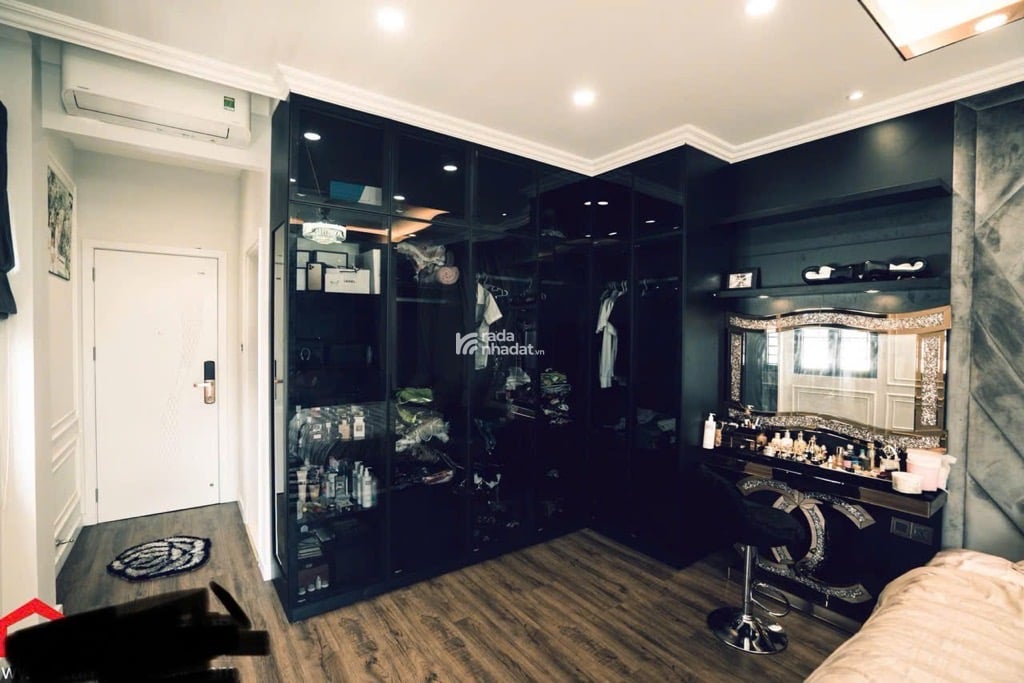 BÁN NHÀ PHƯỜNG 3 TÂN BÌNH GÓC 2 MẶT TIỀN 5 TẦNG 12.4 TỶ XE HƠI VÔ NHÀ FULL NỘI THẤT 1 TỶ