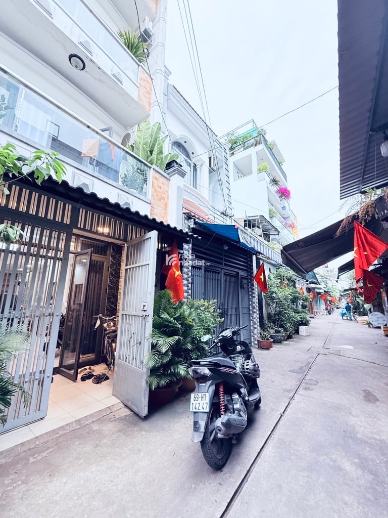 Bán nhà gần bình long bình hưng hoà a