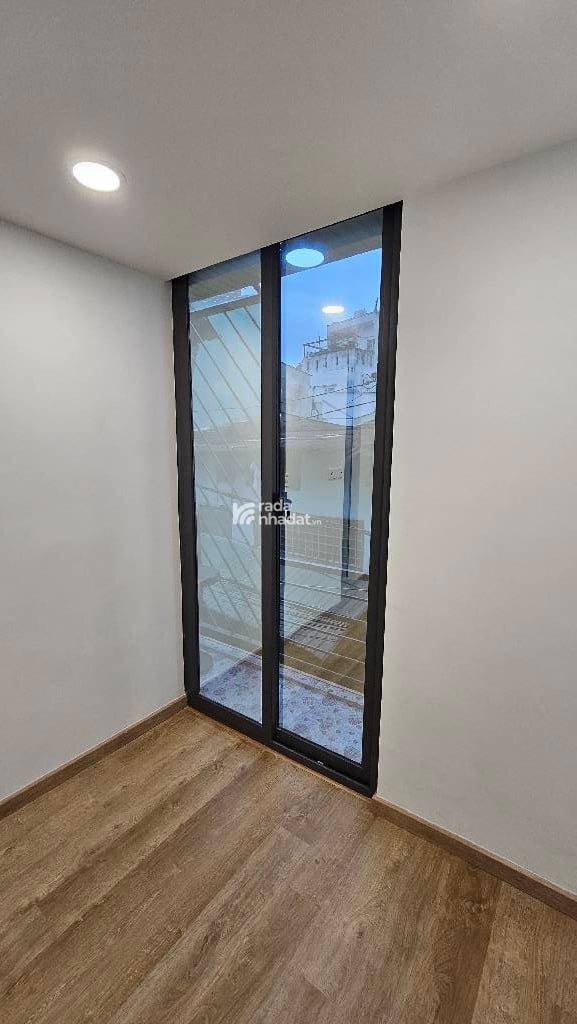 HẺM XE HƠI SÁT NHÀ, LẠC LONG QUÂN, TÂN BÌNH, CÓ KC Ở NGAY. GIẢM 350TR CHỈ 2.3T