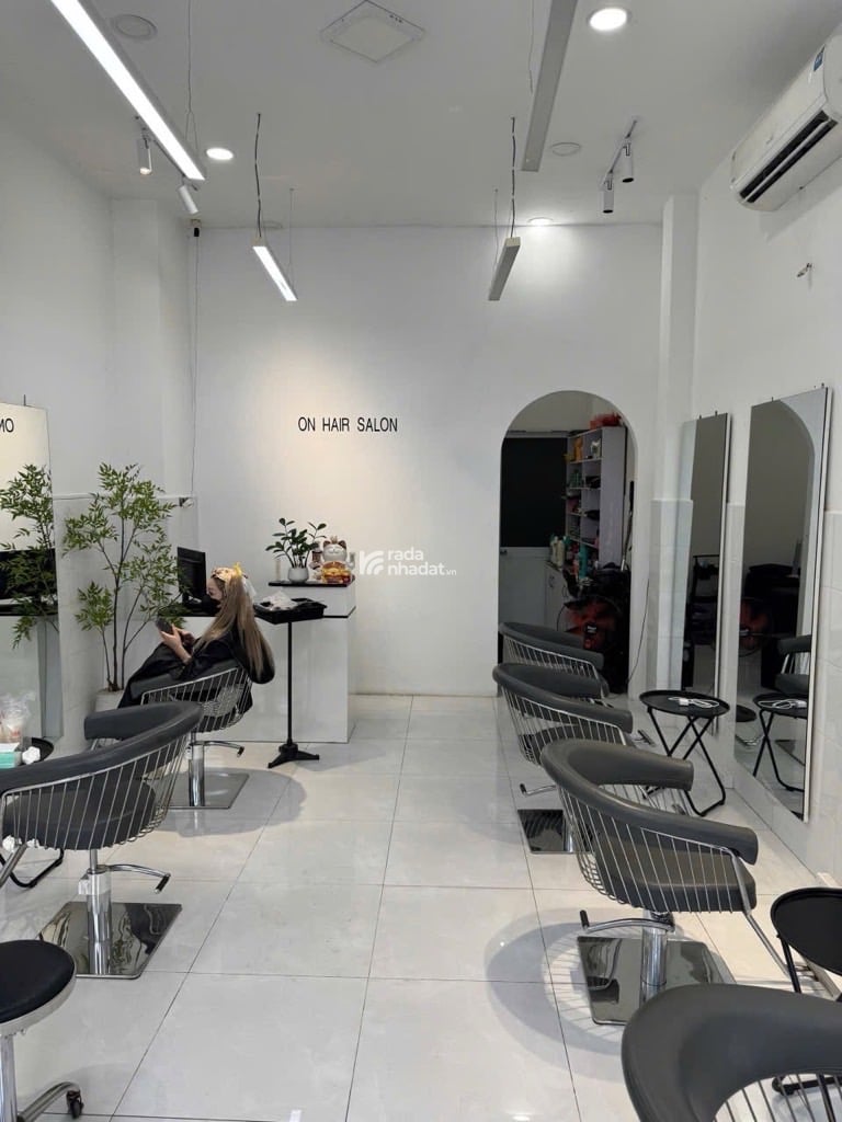 Bán nhà mặt tiền kinh danh  gần lê văn qưới 