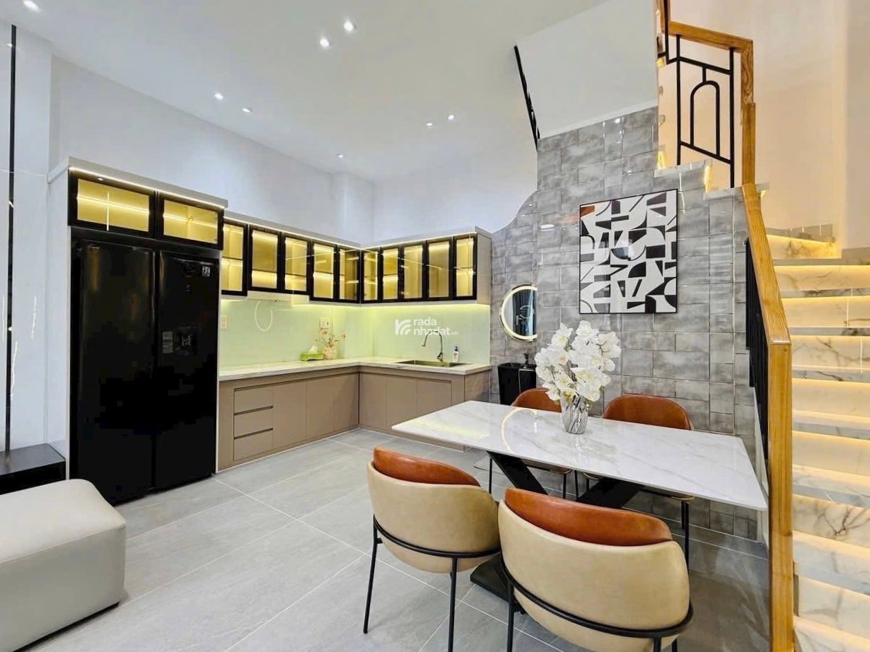 Bán nhà chính chủ , sổ riêng DT 44.1m2 giá 2tỷ290 Phạm Thế Hiển P3 Q8 , 3PN 3 WC