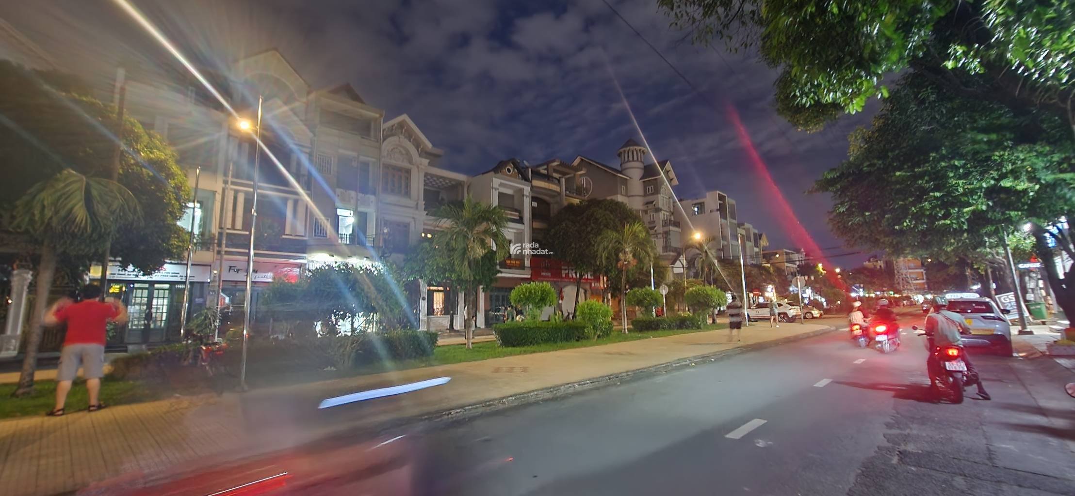  65M2 - MẶT TIỀN KINH DOANH - 2 TẦNG - ĐƯỜNG NHỰA Ô TÔ ĐUA - DÒNG TIỀN 12 TRIỆU / THÁNG 