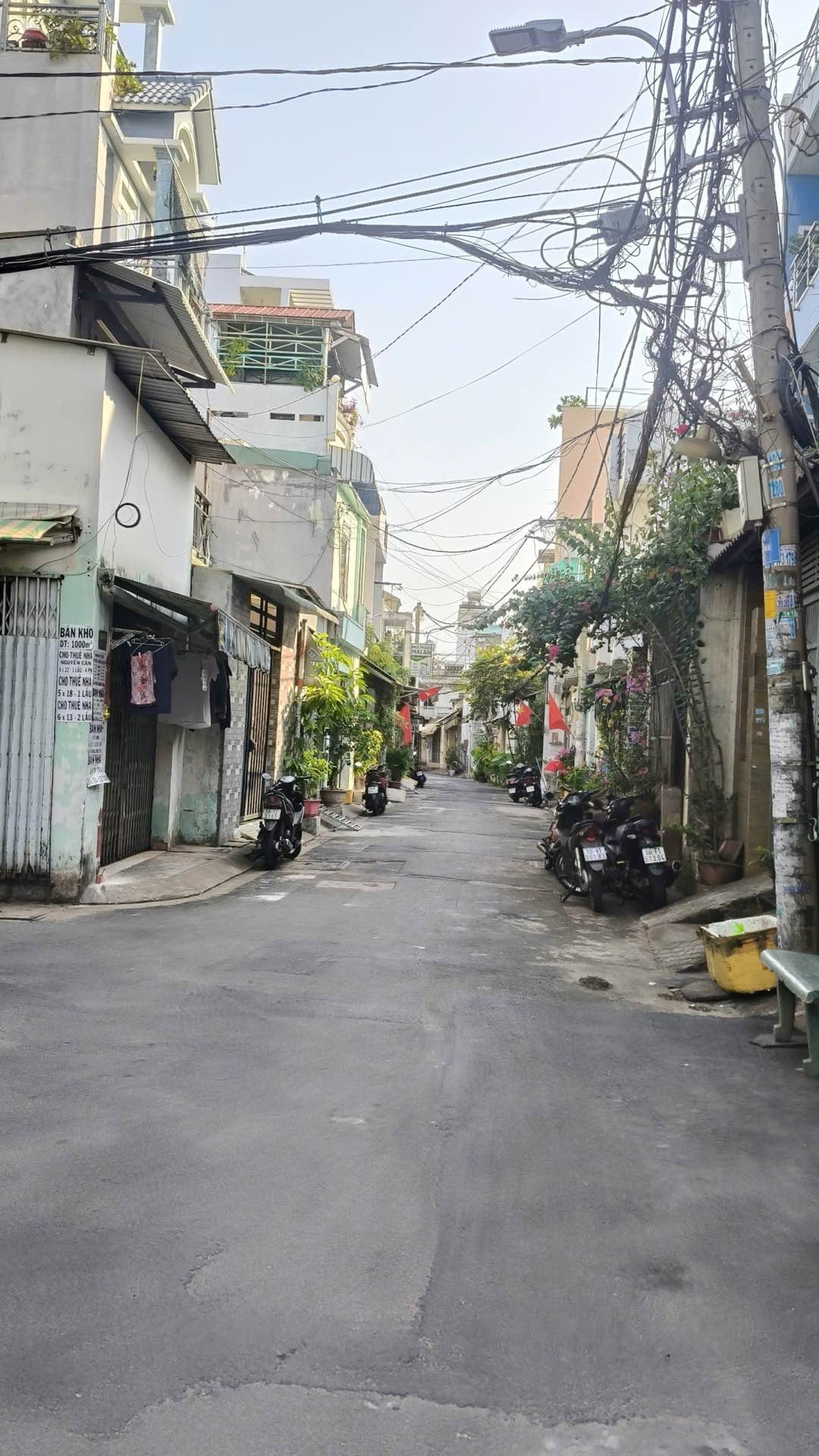 Nhà cũ hẻm 6m, Nguyễn Văn Yến - Tô Hiệu, 72m2, 4x18, tiện xây lại, Chỉ 6.7 tỷ TL