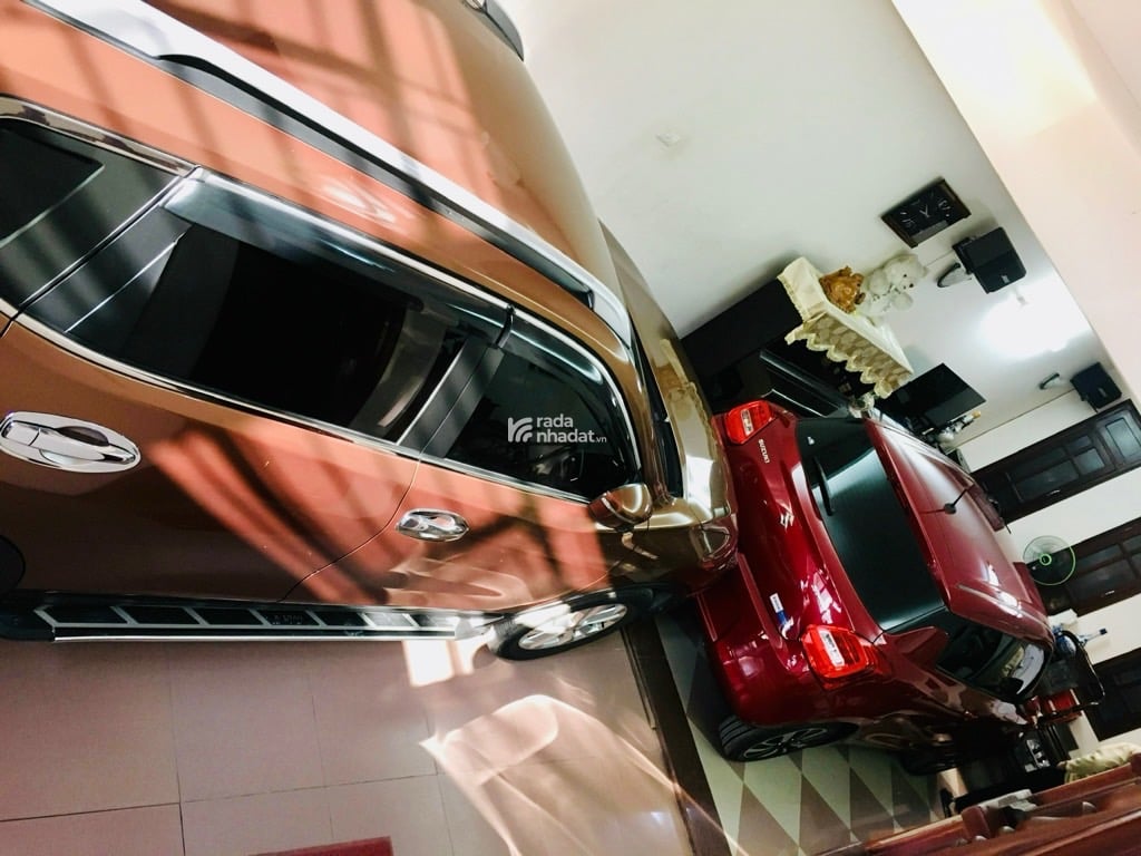 DINH THỰ 5 TẦNG GIỮA LÒNG CẦU GIẤY - GARAGE OTO 3 XE 7 CHỖ TRONG NHÀ