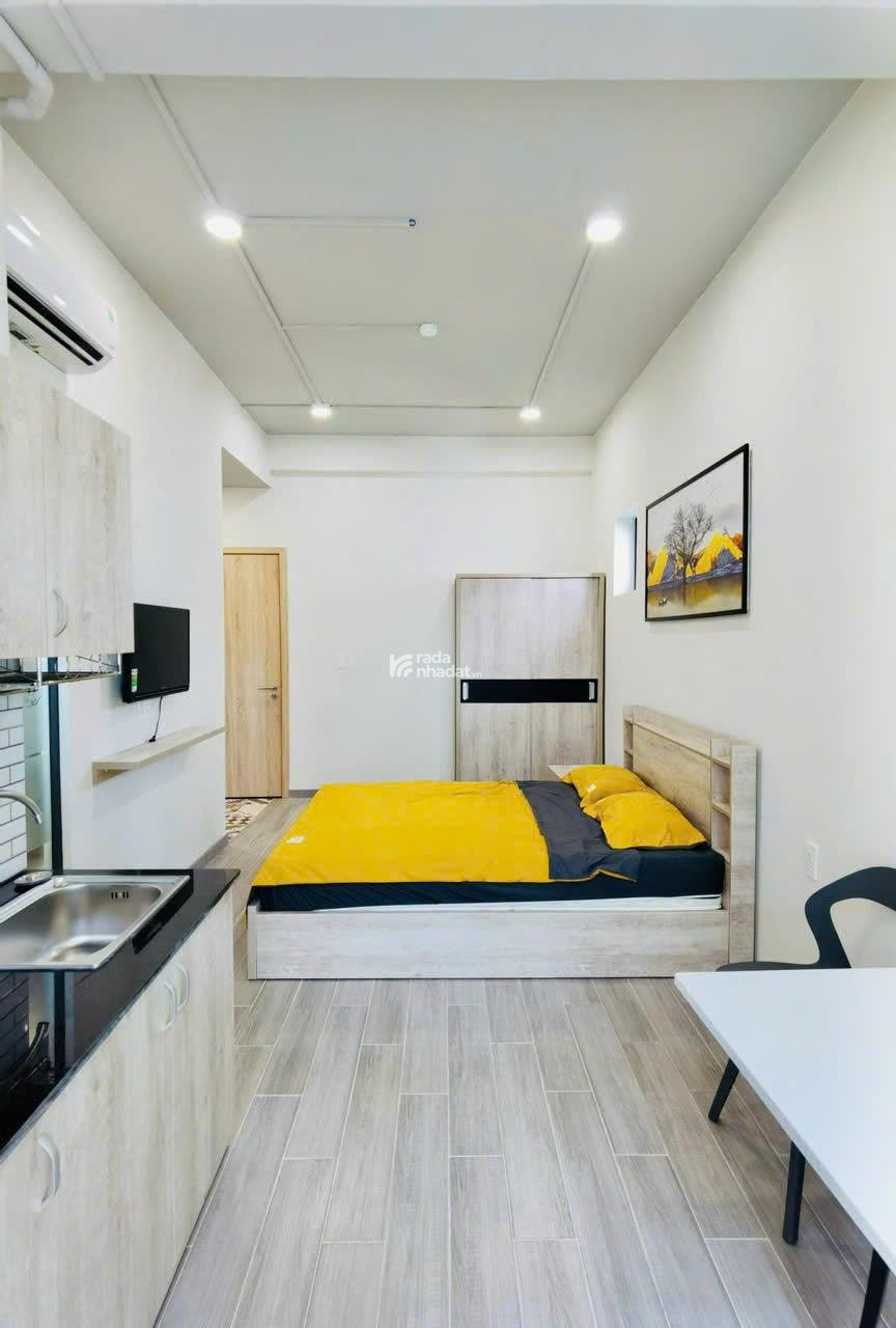 Cho thuê căn hộ ban công full nội thất, thang máy, gần nhà thờ Đức Bà Q1