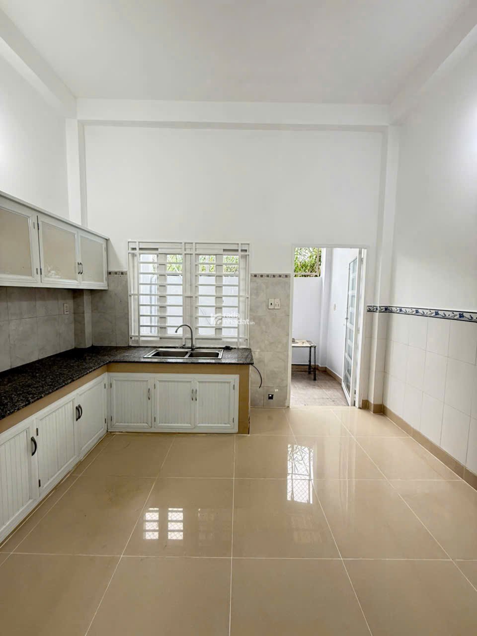 NHÀ ĐẸP TX33 - NHÀ TRỐNG XEM 24/24 - NHỈNH 4 TỶ