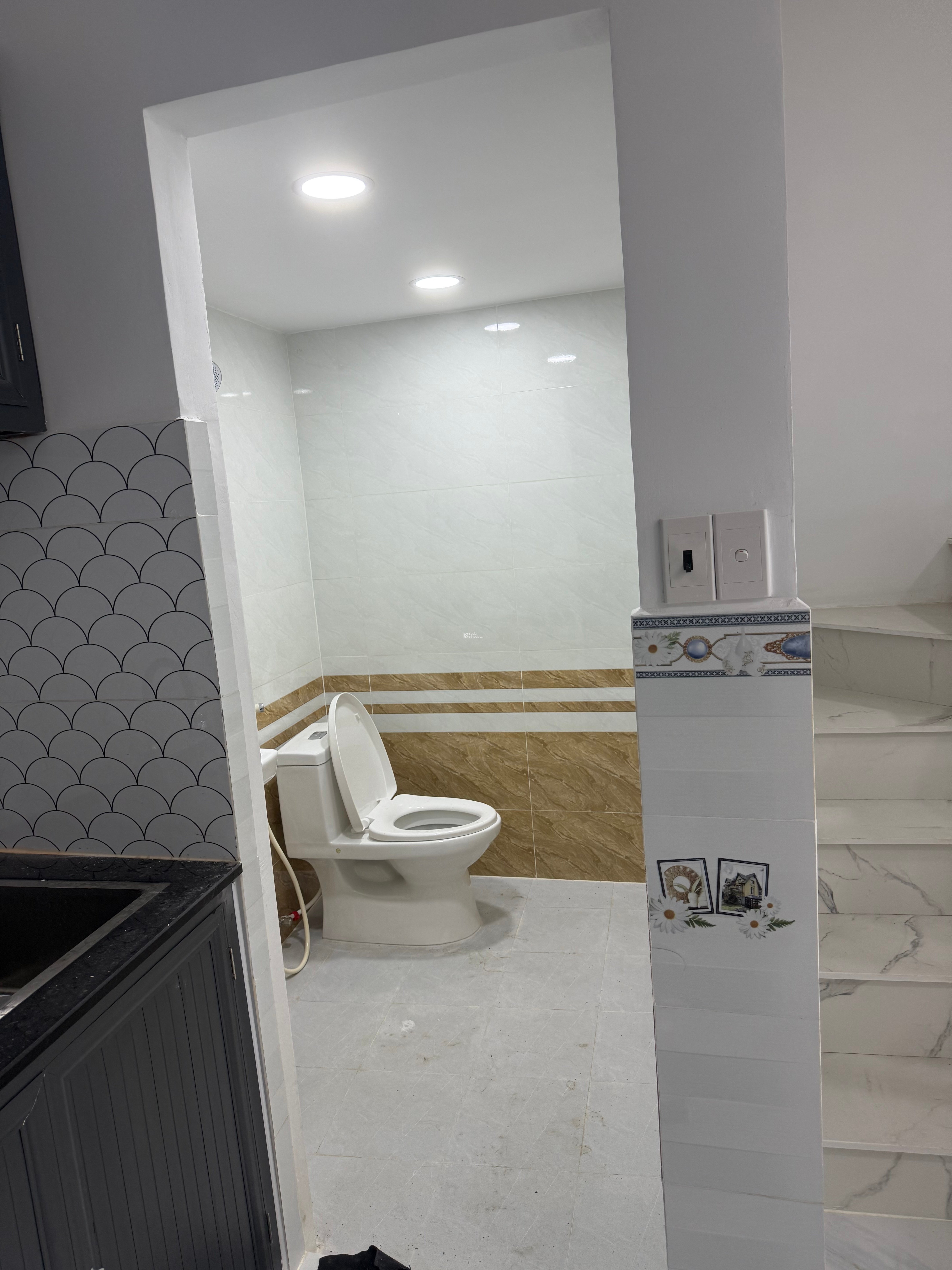 Bán nhà đẹp mới xây hẻm 1627 Huỳnh Tấn Phát q7 giá 1tỷ450