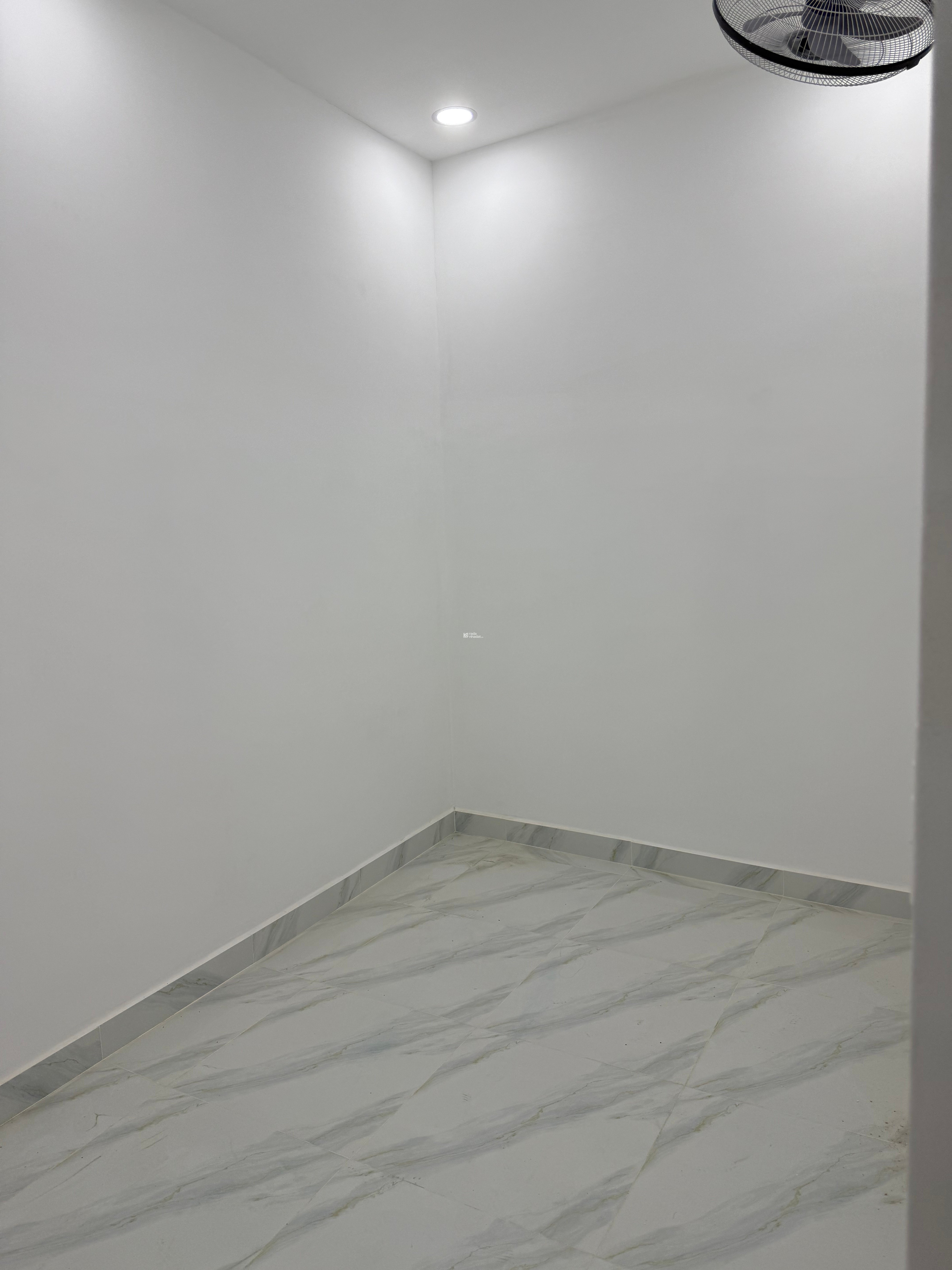 Bán nhà đẹp mới xây hẻm 1627 Huỳnh Tấn Phát q7 giá 1tỷ450