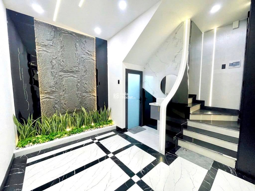 HẺM XE HƠI QUAY ĐẦU - NGANG GẦN 5M - SÁT MẶT TIỀN KINH DOANH - NHỈNH 7T