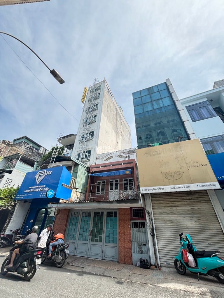 MẶT TIỀN KINH DOANH SẦM UẤT - VIP 4 TẦNG NGAY LÊ VĂN SỸ - TRẦN QUANG DIỆU - HOÀN CÔNG ĐỦ - 9.5 TỶ