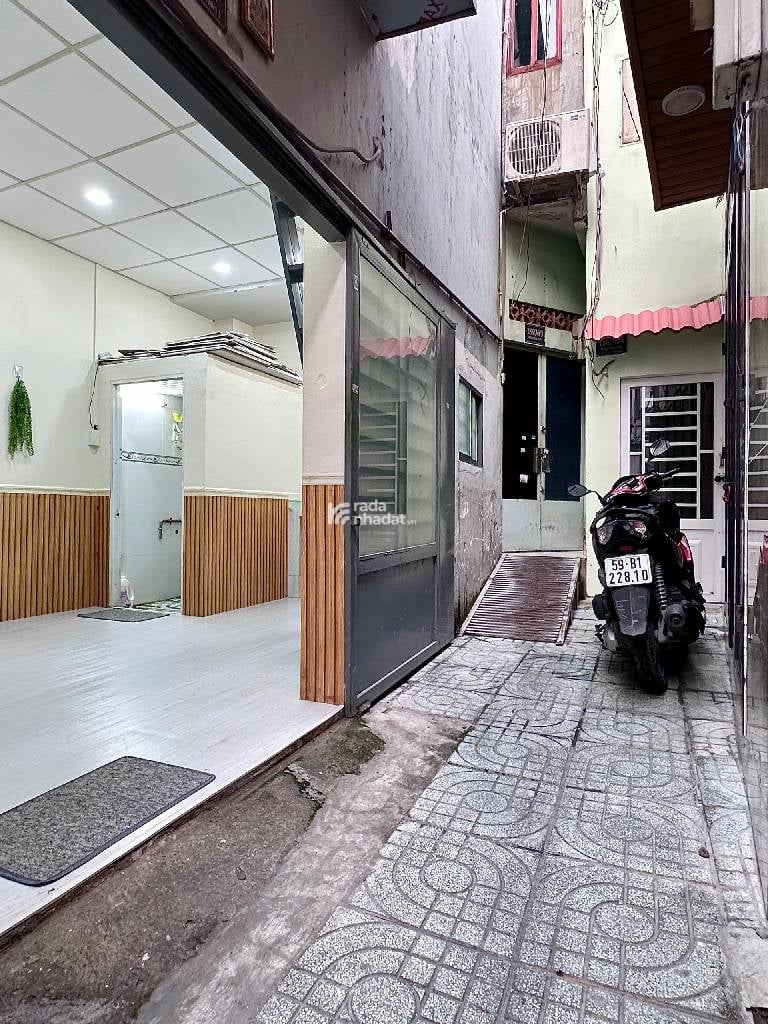 NGAY CHỢ VẢI, SÁT HXH NGUYỄN SƠN, TÂN PHÚ, 15M2 CÓ KC Ở NGAY. GIẢM 550TR CHỈ 2.05T