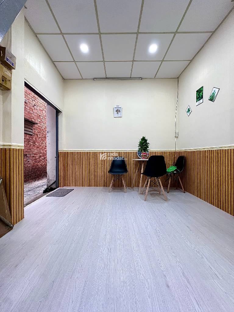 NGAY CHỢ VẢI, SÁT HXH NGUYỄN SƠN, TÂN PHÚ, 15M2 CÓ KC Ở NGAY. GIẢM 550TR CHỈ 2.05T